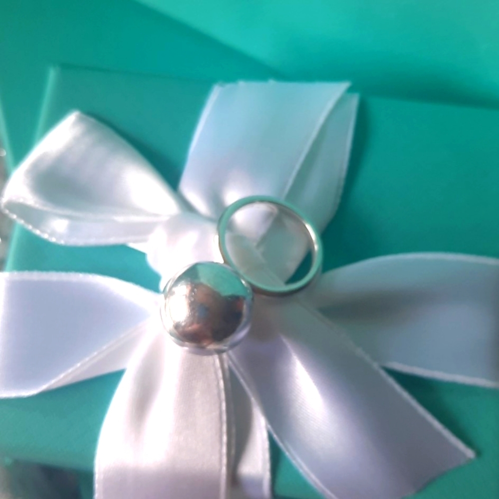 Tiffany & Co. Ball Ring with Gift Bag & Box Set 🌟 - Picture 3 of 11